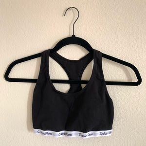 ✨SOLD AT PLATO'S✨